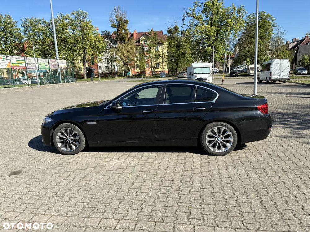 BMW Seria 5 528i Luxury Line - 4