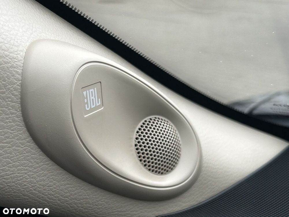 Toyota Camry 2.5 Hybrid Executive CVT - 28