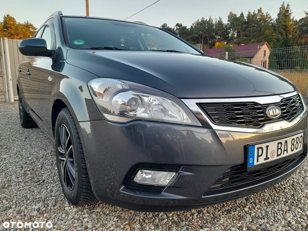 Kia Ceed - 4