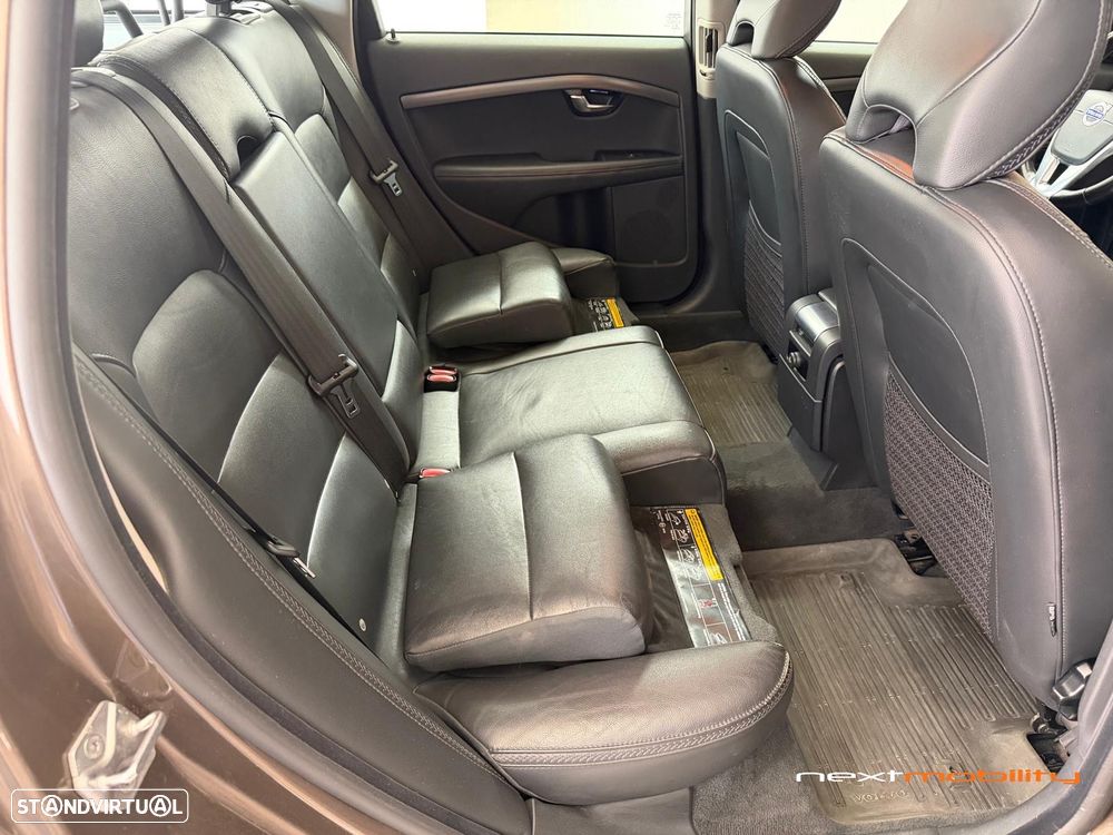 Volvo XC 70 2.0 D4 Summum Geartronic - 7