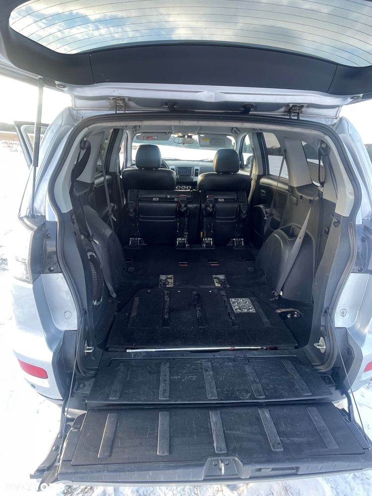 Mitsubishi Outlander 2.2 DID Instyle EU5 TC-SST - 11