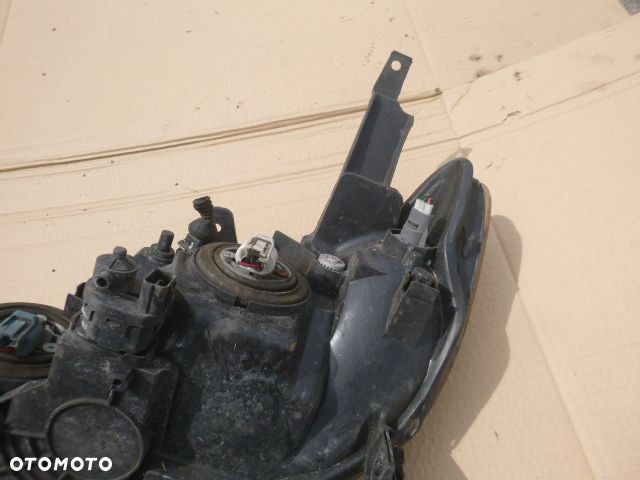 LAMPA PRAWY PRZÓD PRAWA PRZEDNIA HONDA CIVIC VII LIFT SEDAN 5D 04-06 - 15