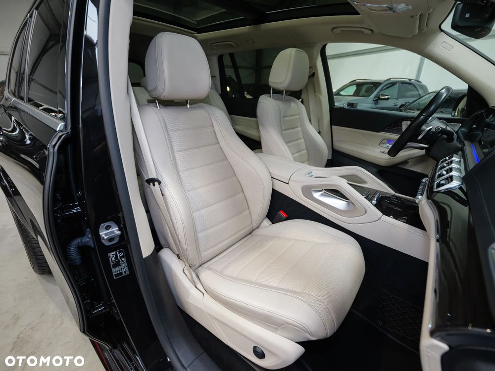 Mercedes-Benz GLS - 22
