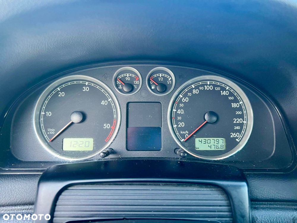 Volkswagen Passat - 20