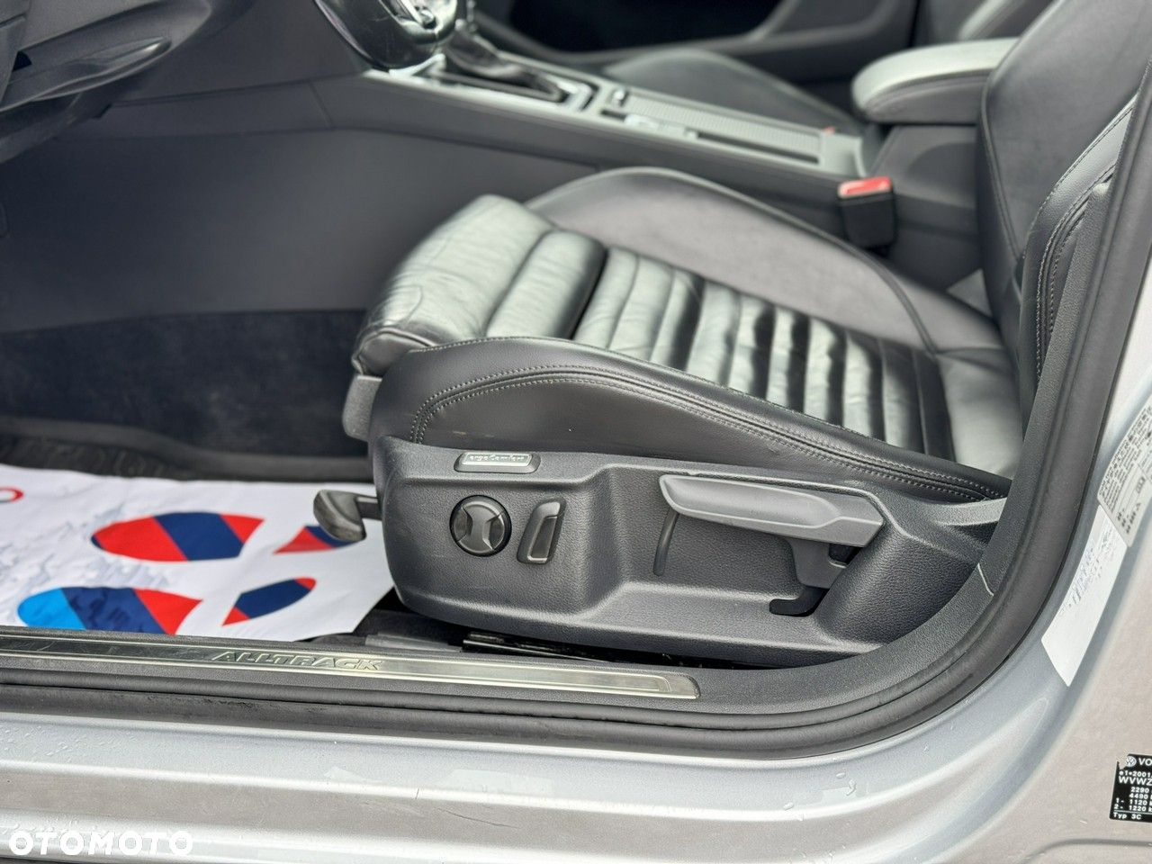Volkswagen Passat Variant 2.0 TDI SCR DSG 4Motion Alltrack - 20