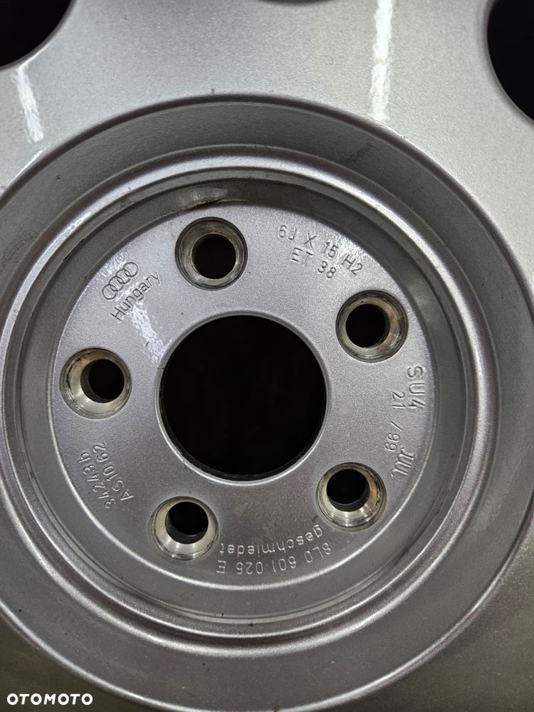 Komplet kół aluminiowych z oponami zimowymi Audi A3 8L 195/65 R15 - 16