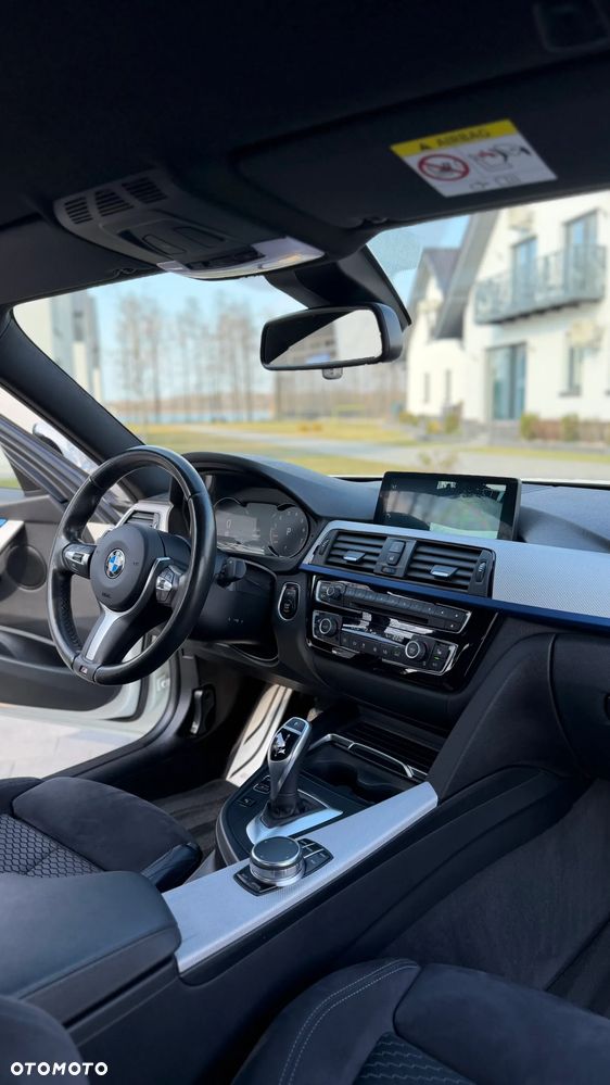 BMW Seria 3 330i xDrive M Sport Shadow sport - 4