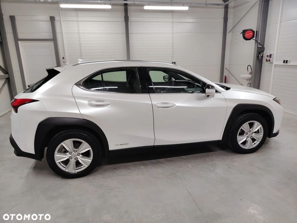 Lexus UX 250h Elegance 2WD - 14