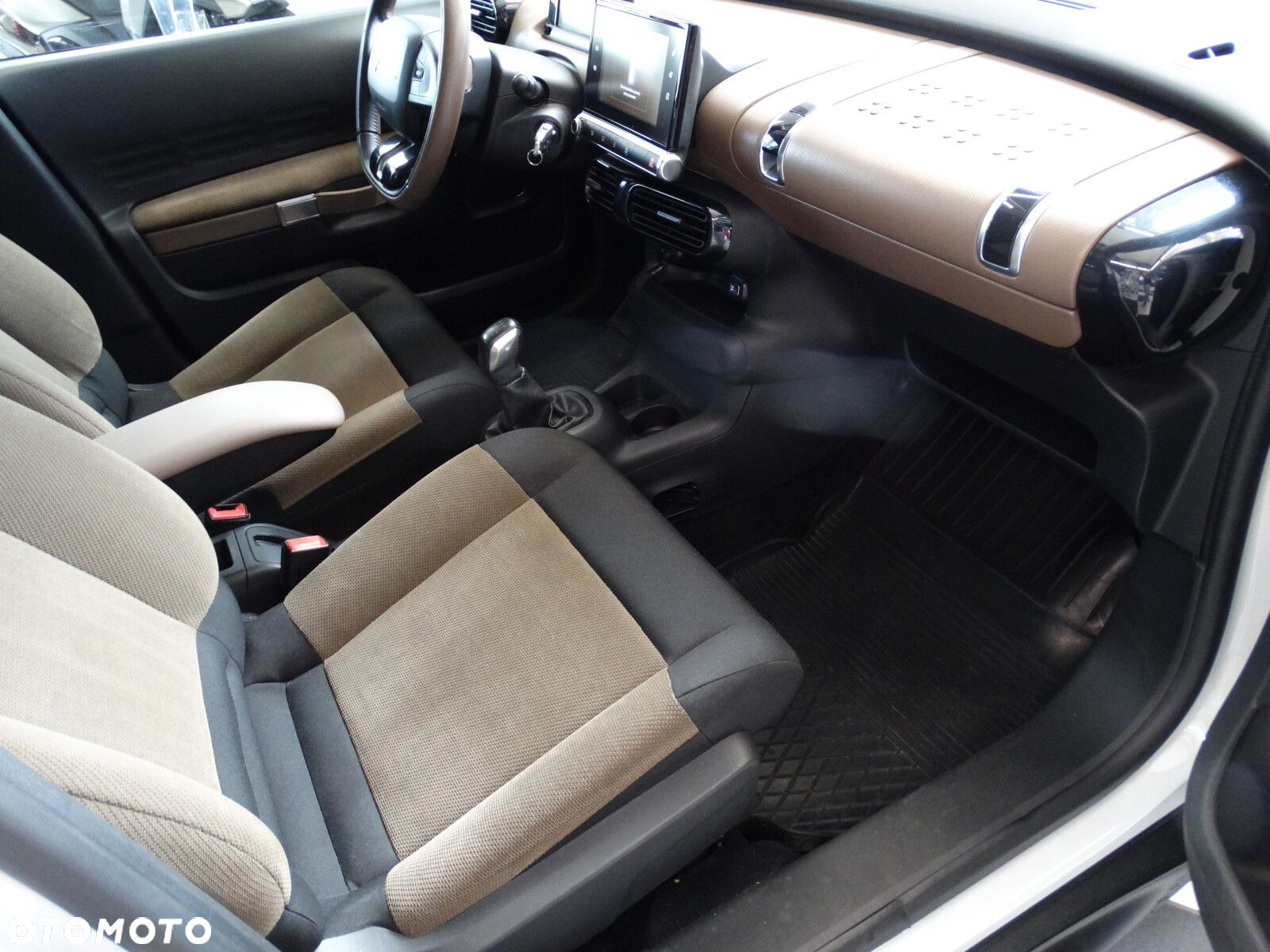 Citroën C4 Cactus - 22