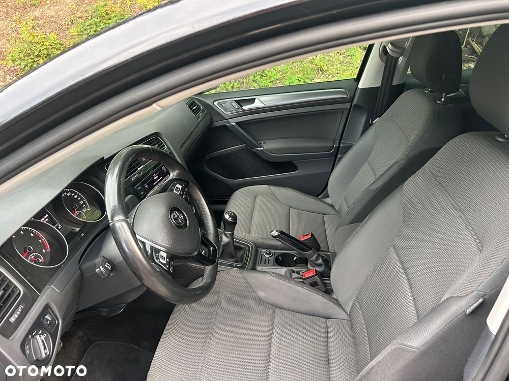 Volkswagen Golf - 18