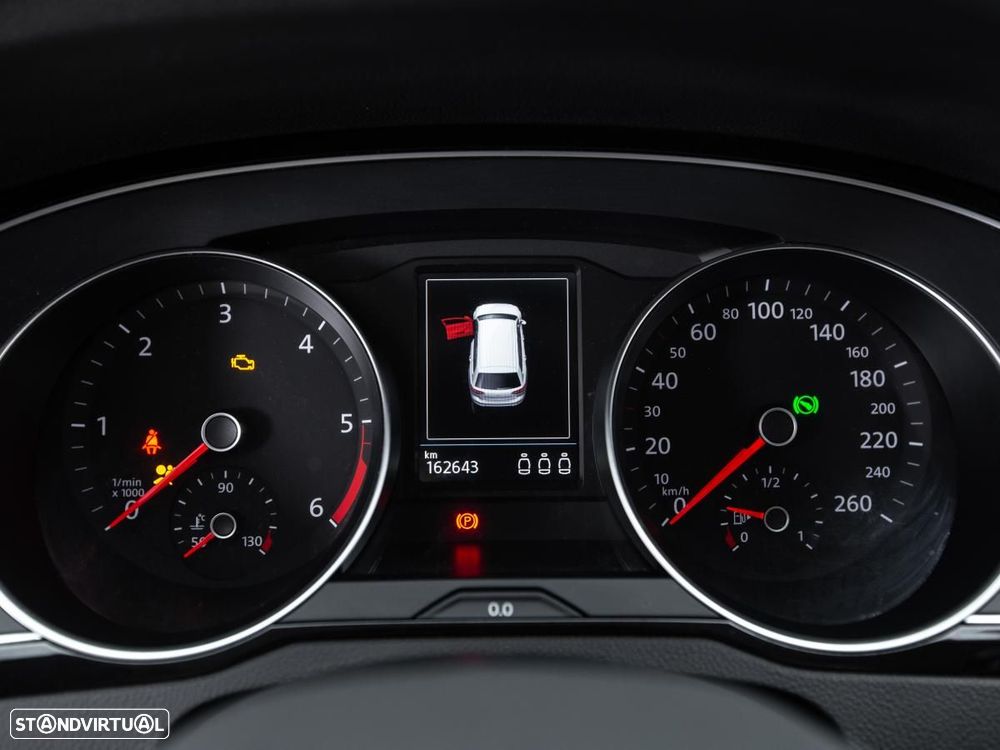 VW Passat Variant 2.0 TDI Business DSG - 21