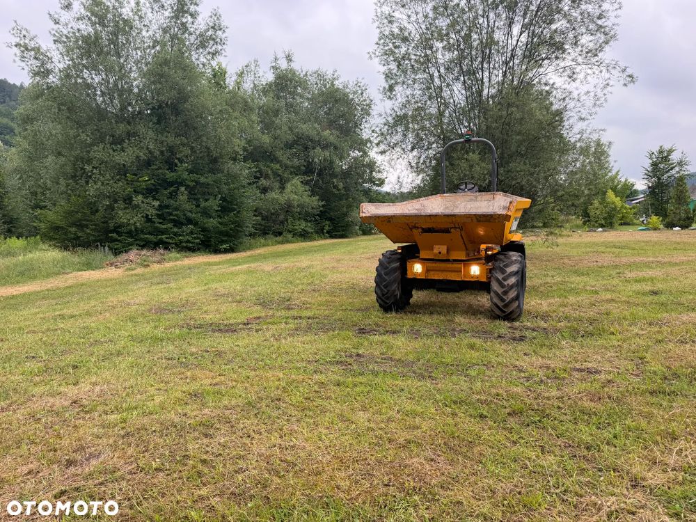 Thwaites MACH2026 Wozidło Budowlane Rolnicze 4x4. wózek z Obrotową Kolebą. 6 ton ładowność.  Silnik DEUTZ 80KM 4 cylindry. 2400 mtg. 2019 rok. Jazda Rewers 3prędkości. Maszyna jak Nowa z Norweskiego Gospodarstwa! Ani deka luzów i wycieków! Hydrostatic. Pełny Oryginał. Hamulce brzytwa. Serwisy w DEKRA. Maszyna Woziła lekkie ładunki. Praktycznie zerowe zużycie. Wielka Okazja. Wszystko w pełnym Oryginale. Opony Oryginał. Oświetlenie Fabryczne. Po serwisach. OKAZJA - 19