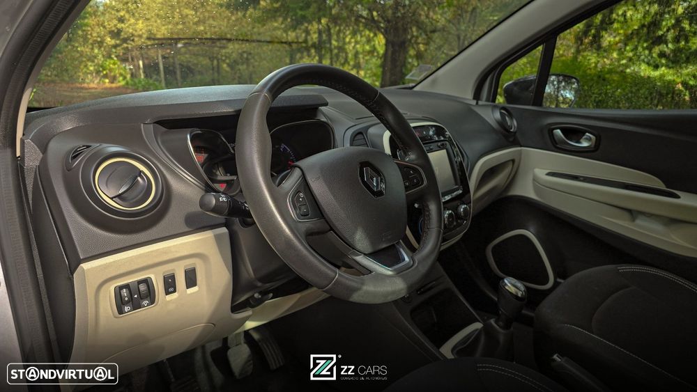 Renault Captur 1.0 TCe Exclusive - 18
