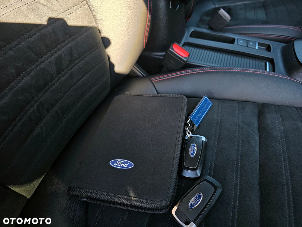 Ford Kuga 2.0 EcoBlue Hybrid ST-LINE - 35