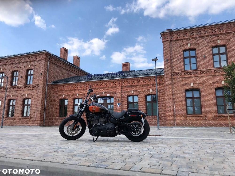 Harley-Davidson Softail Street Bob - 2