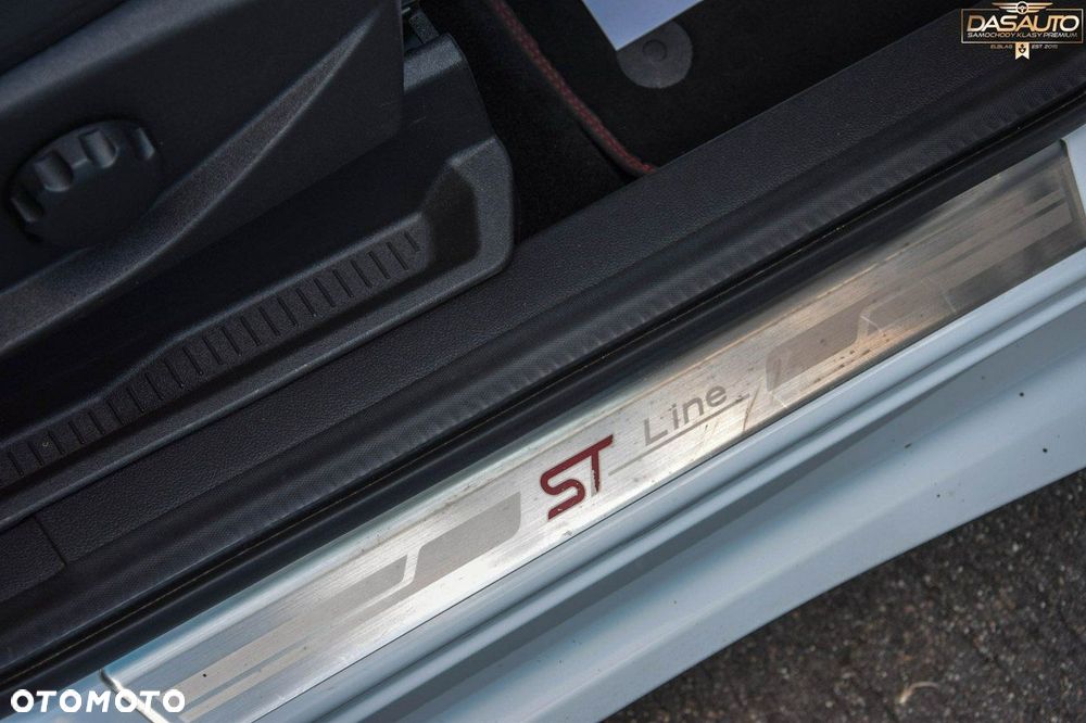 Ford Kuga 1.5 EcoBoost 2x4 ST-Line - 34