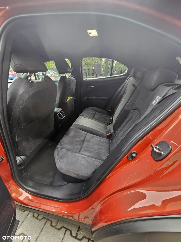 Lexus UX 250h Elegance 2WD - 8