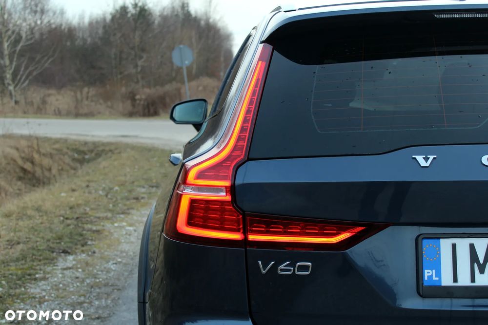 Volvo V60 Cross Country B4 D AWD Geartronic Pro - 35
