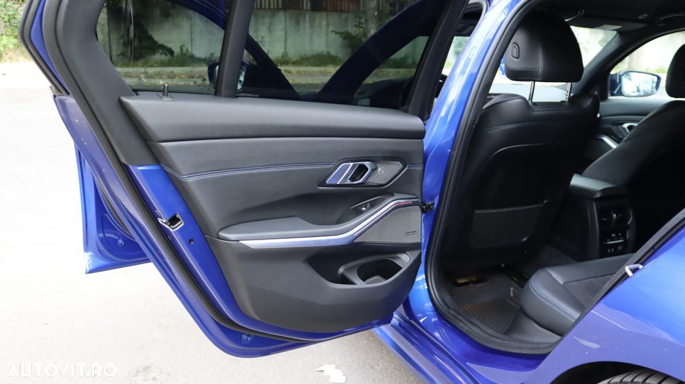 BMW Seria 3 330i Aut. M Sport - 23