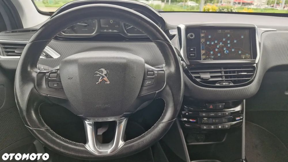 Peugeot 2008 1.6 BlueHDi Allure - 18