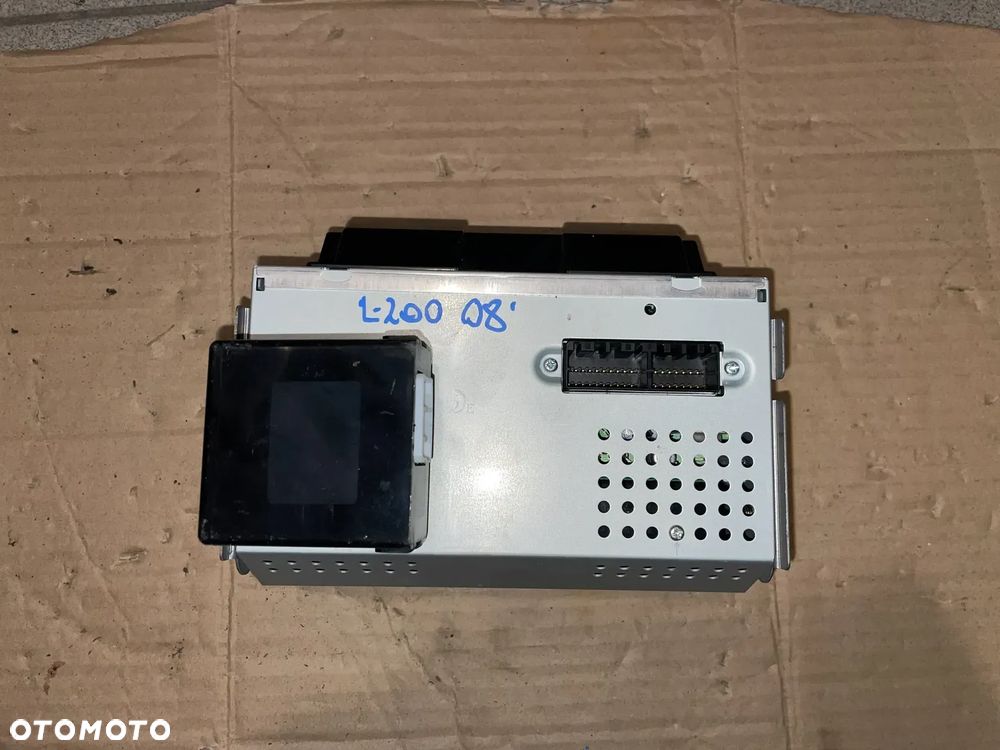 Wyśwetlacz / ekran / monitor radio Mitsubishi L200 08' (oryginalne) - 2