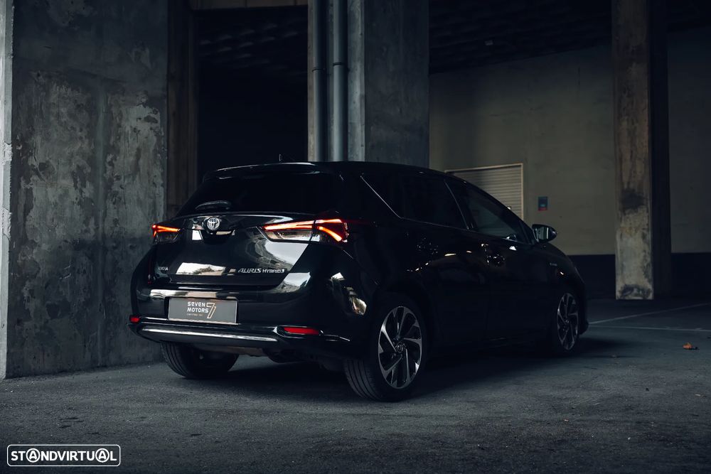 Toyota Auris 1.8 HSD Sport+Navi - 12