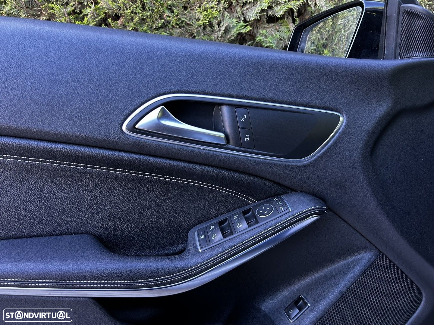 Mercedes-Benz CLA 180 d Shooting Brake AMG Line - 16