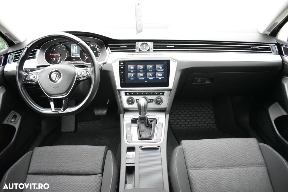 Volkswagen Passat 2.0 TDI SCR DSG Comfortline - 9