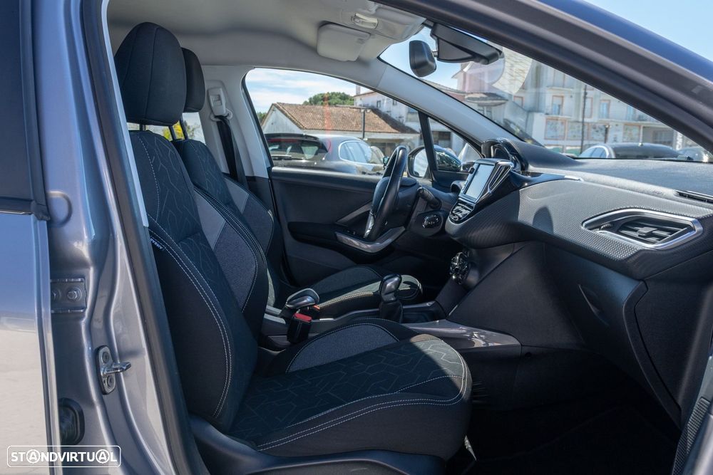 Peugeot 2008 1.2 PureTech Style - 14