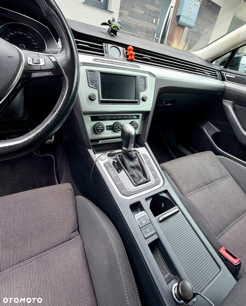 Volkswagen Passat - 26