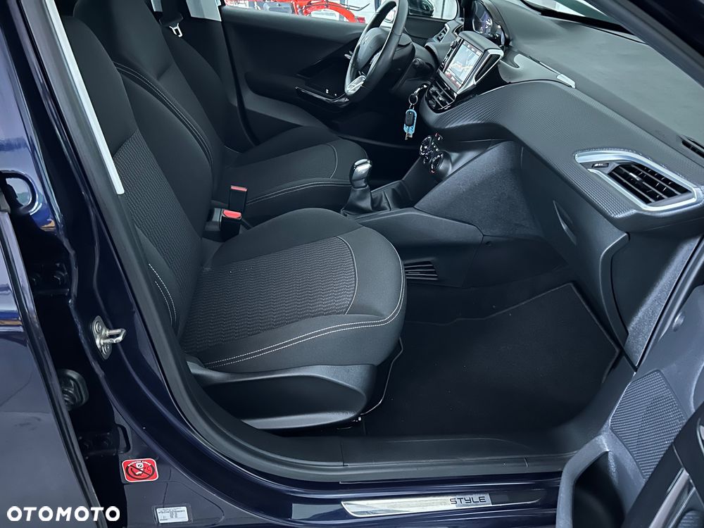 Peugeot 208 PureTech 100 Active Pack - 29