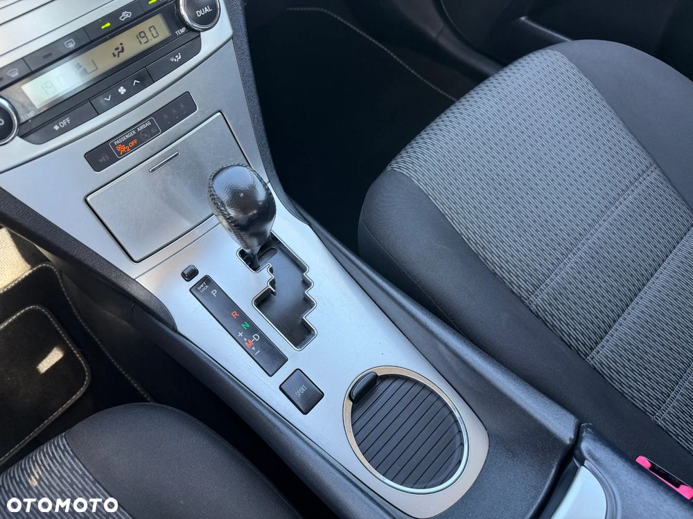 Toyota Avensis 1.8 Prestige MS - 27