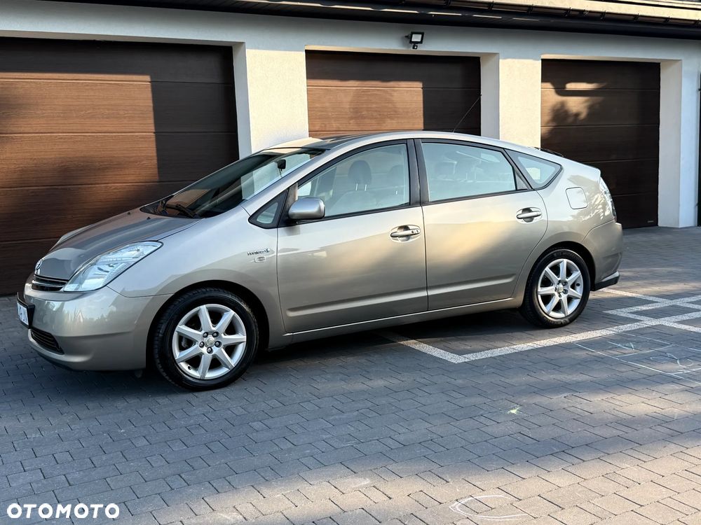 Toyota Prius 1.5 VVT-i Sol - 2