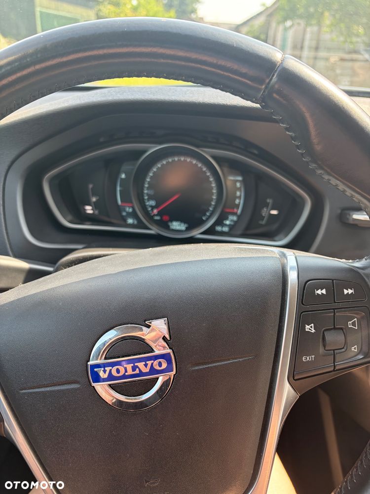 Volvo V40 - 18