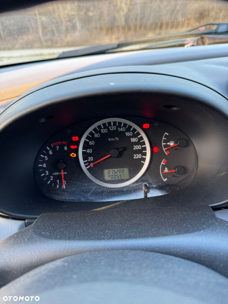 Nissan Almera Tino 1.8 Acenta - 11