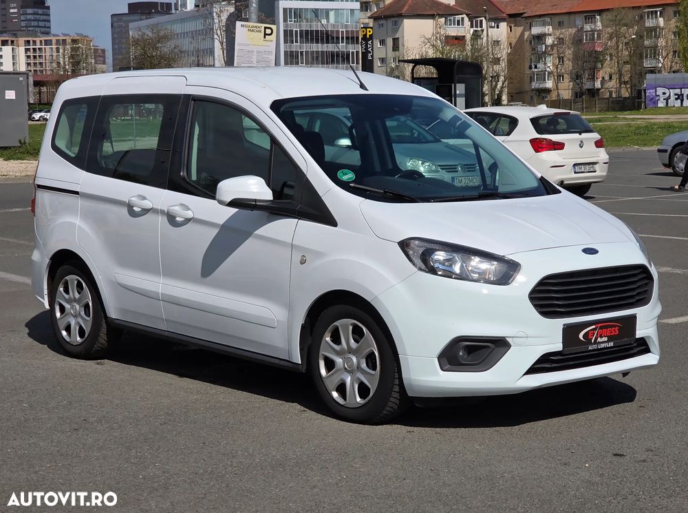 Ford Tourneo Courier 1.5 TDCi Titanium - 1