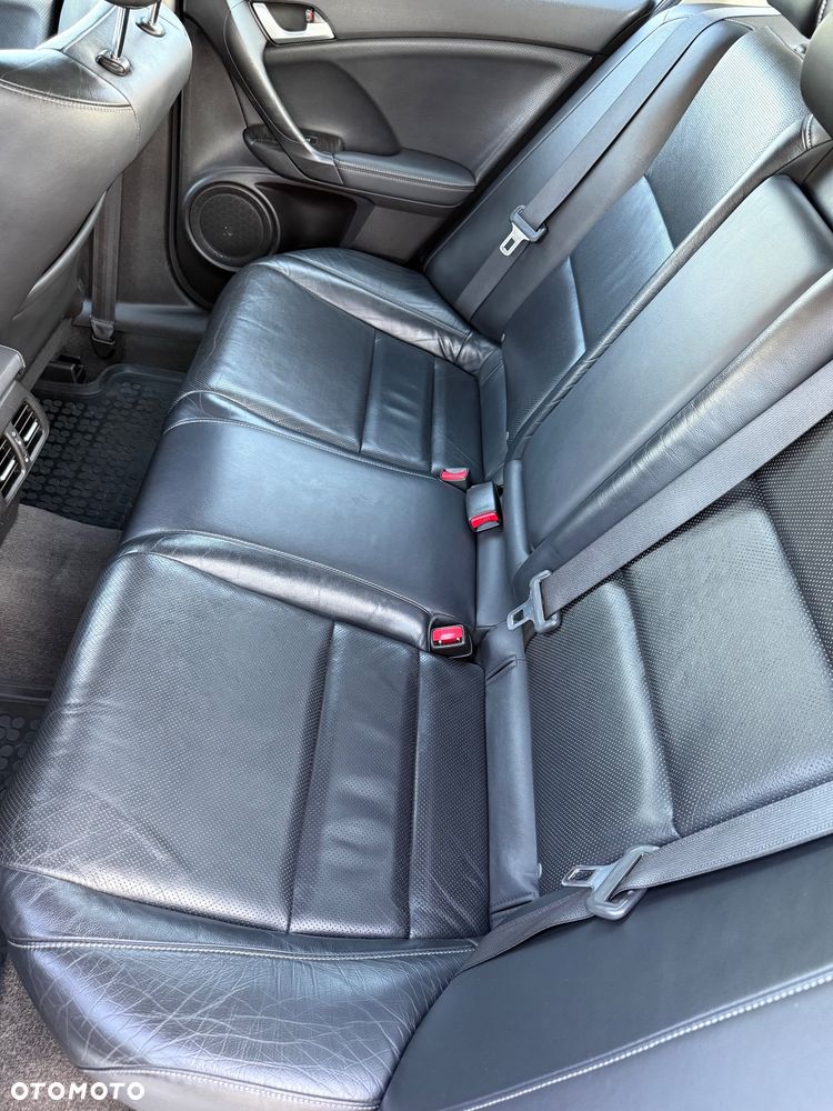 Honda Accord 2.0 Executive - 37