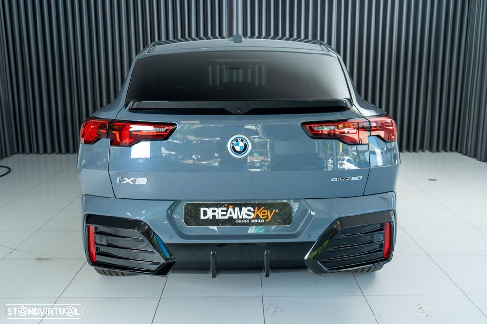 BMW iX2 eDrive20 Pack Desportivo M - 7