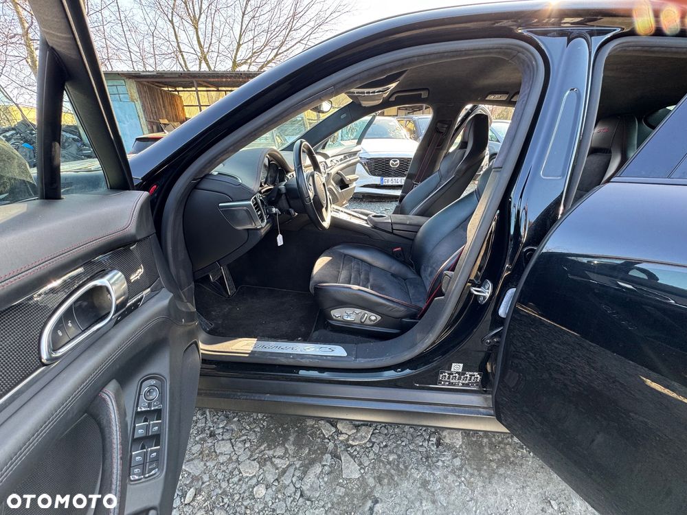 Porsche Panamera GTS - 15