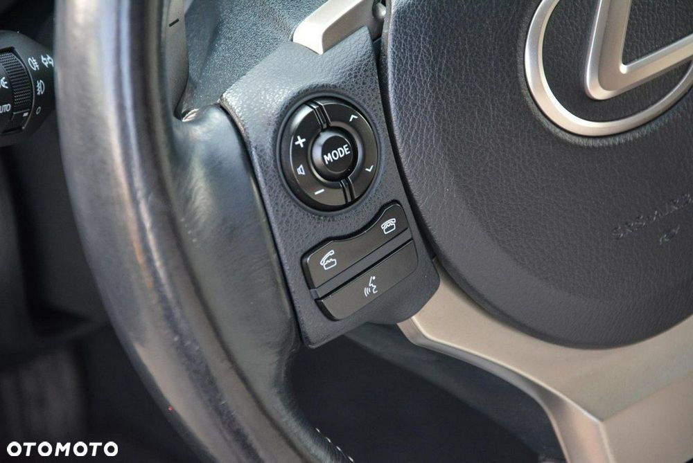 Lexus IS Luxury Line - 24