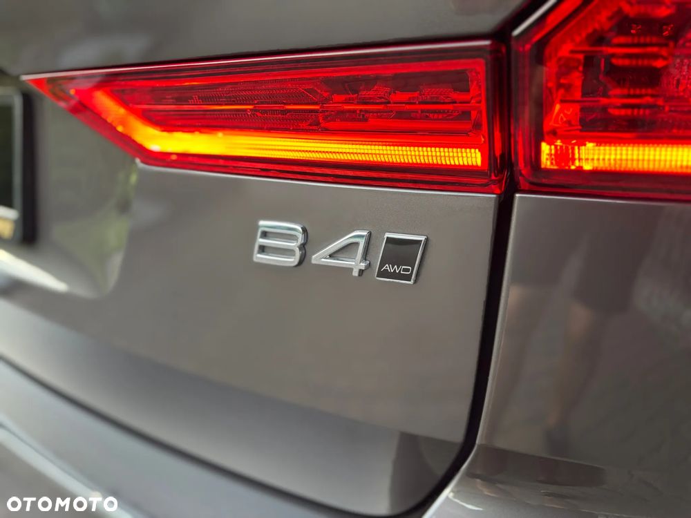 Volvo XC 60 B4 D AWD Geartronic RDesign - 22