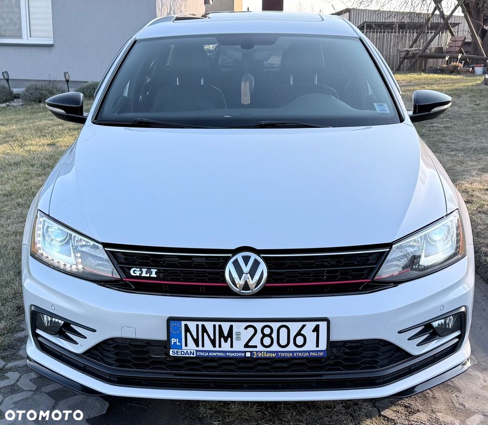 Volkswagen Jetta - 6