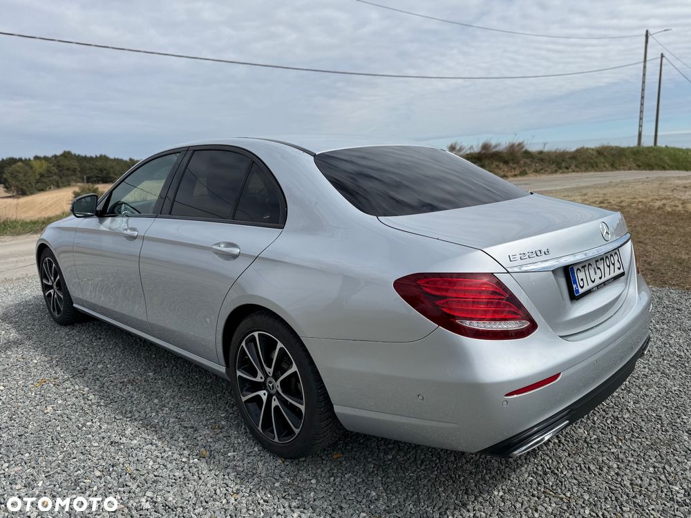 Mercedes-Benz Klasa E 220 d 9G-TRONIC Sportstyle Edition - 28
