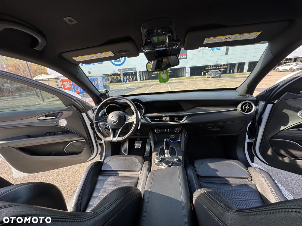 Alfa Romeo Stelvio 2.0 Turbo TI Q4 - 9