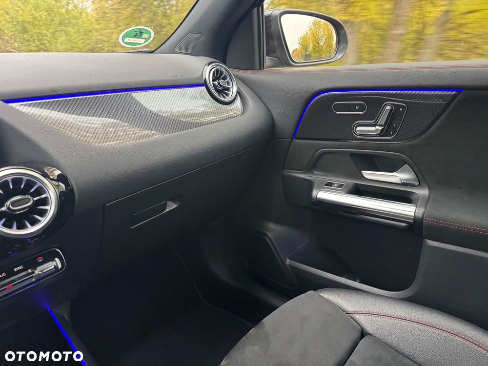 Mercedes-Benz GLA 200 7G-DCT AMG Line Advanced Plus - 22