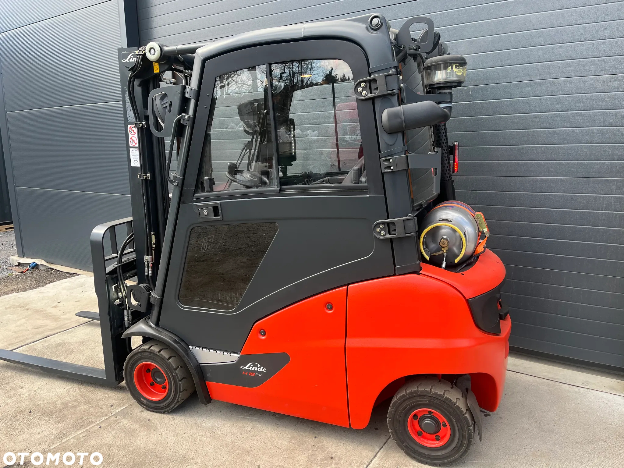 Linde H18T 391 Gaz LPG TRIPLEX Pełna kabina WAGA Pozycjoner Przesuw Oświetlenie drogowe - 8