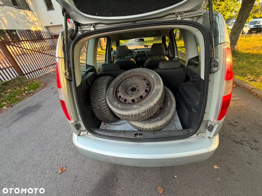 Skoda Roomster - 12