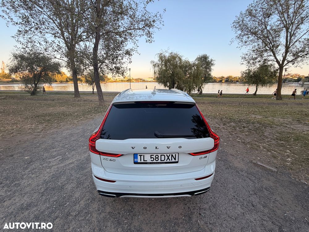 Volvo XC 60 D4 AWD R-Design - 11