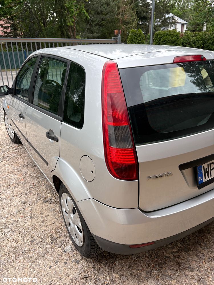 Ford Fiesta 1.3 Ambiente - 7