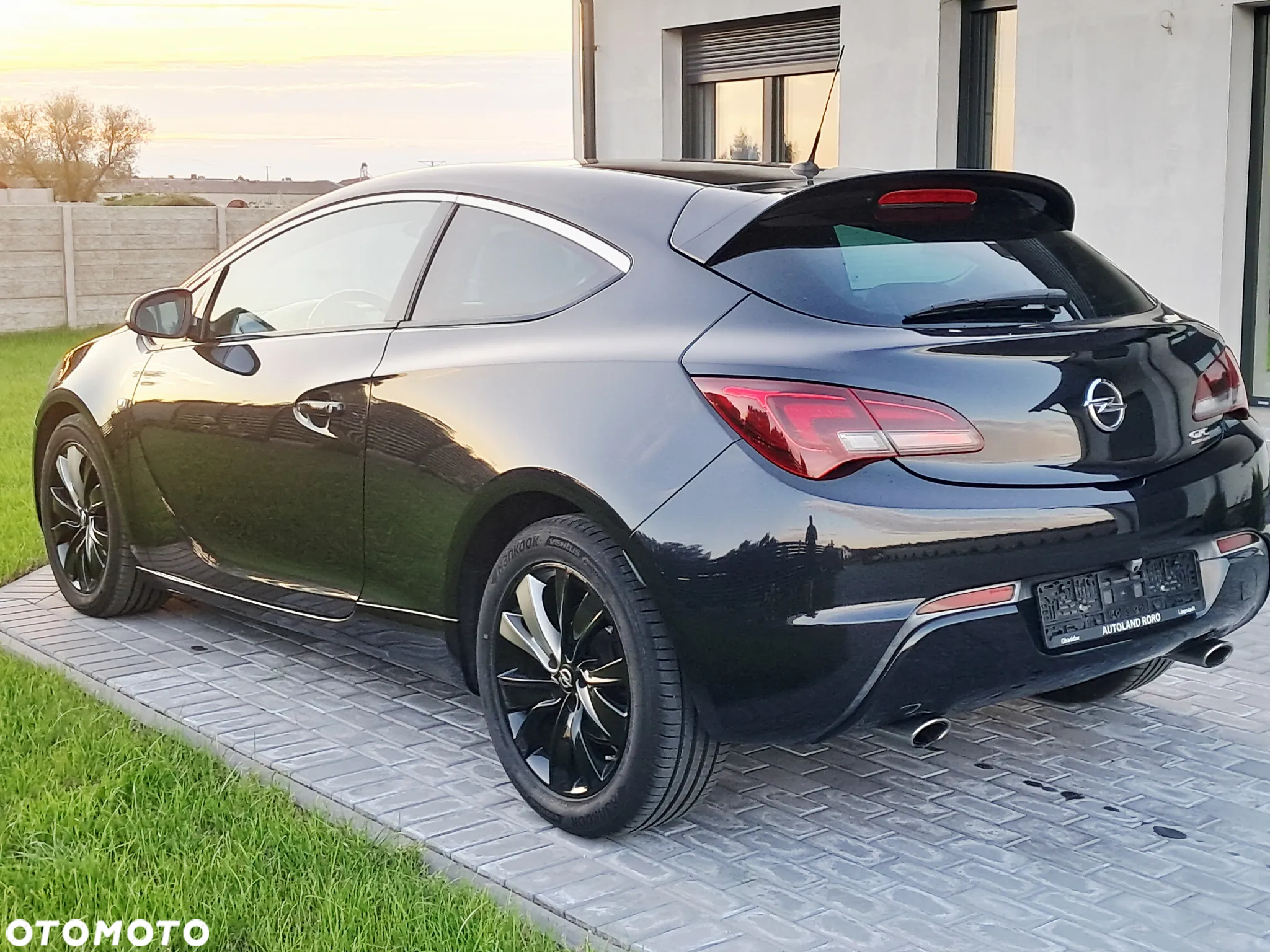 Opel Astra IV GTC 2.0 CDTI Bi-Turbo S&S - 9
